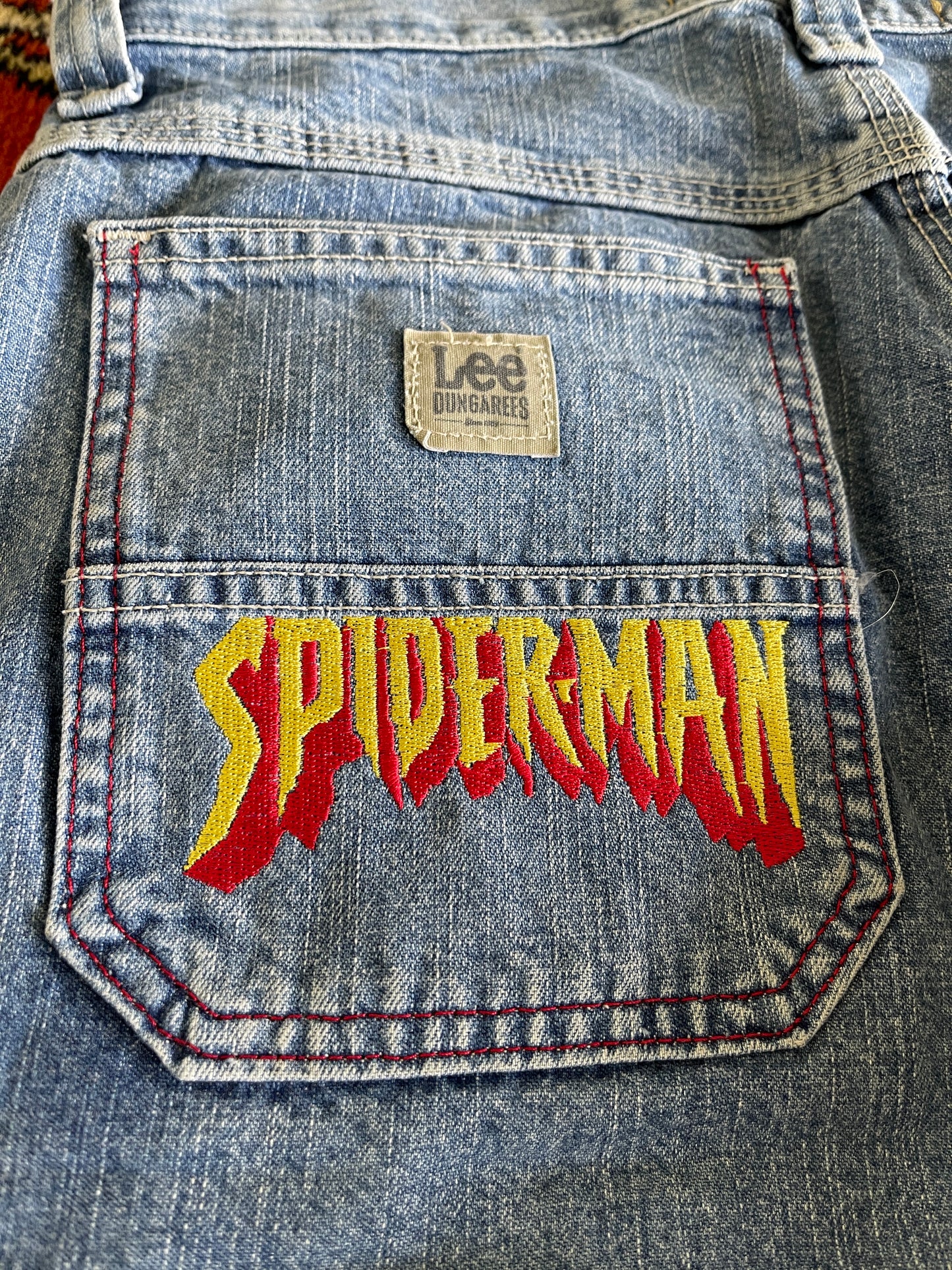 (31) SPIDER-MAN EMBROIDERED JORTS