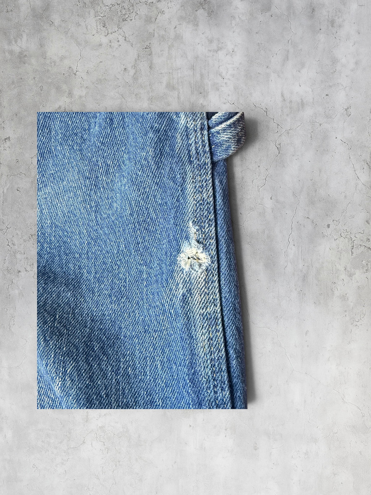 (36) kitty embroidered jeans