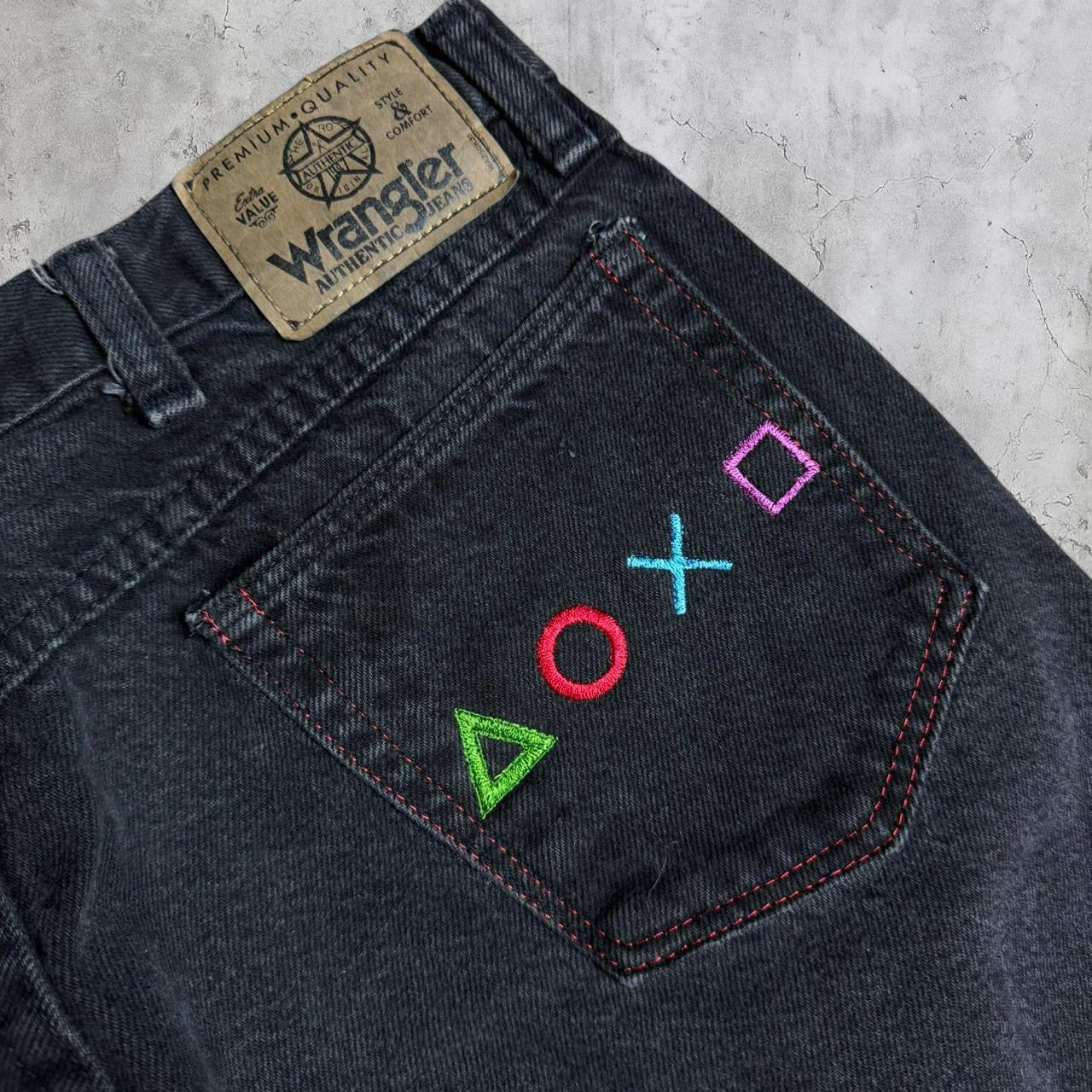 (36) PlayStation embroidered jorts