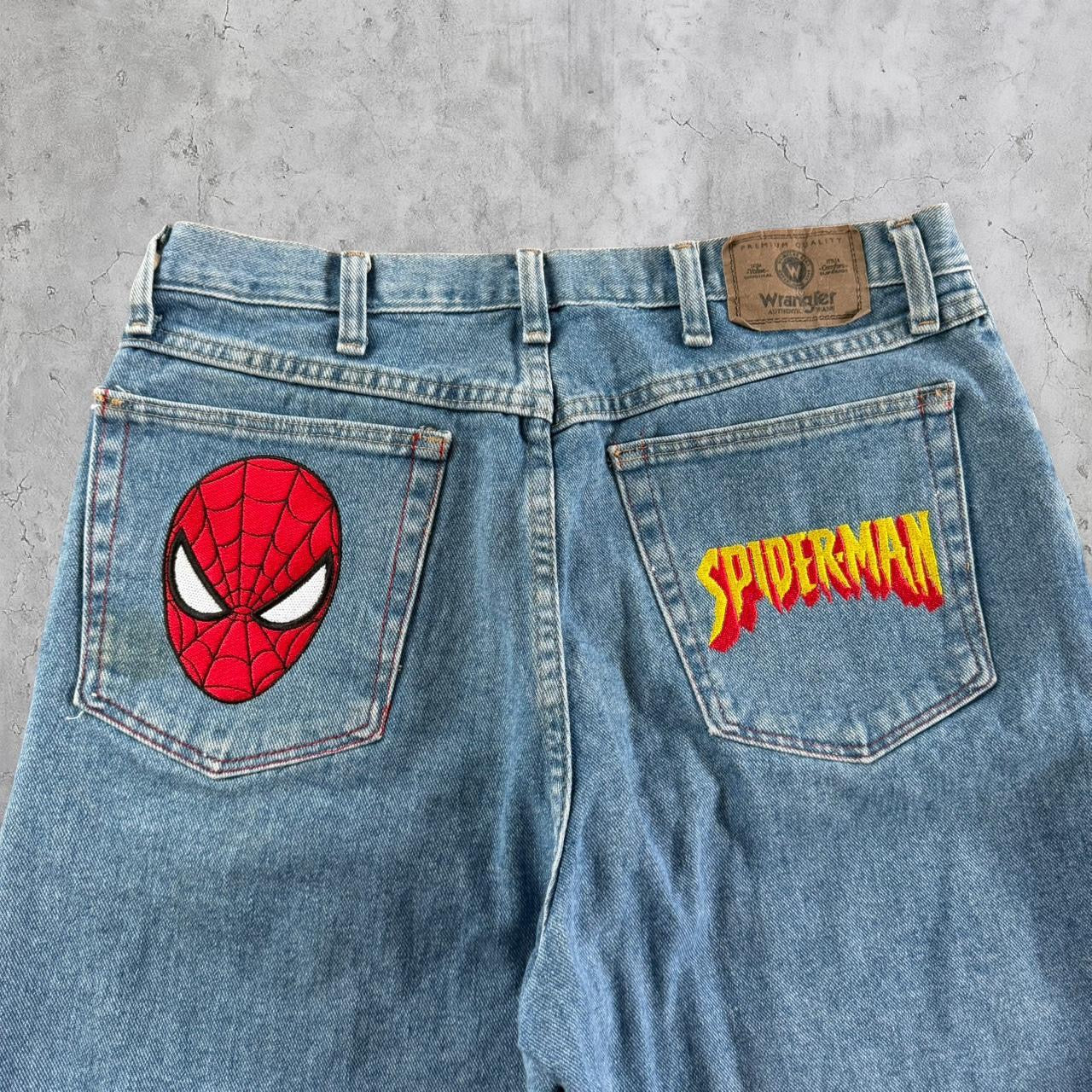(34) Spider-Man jorts