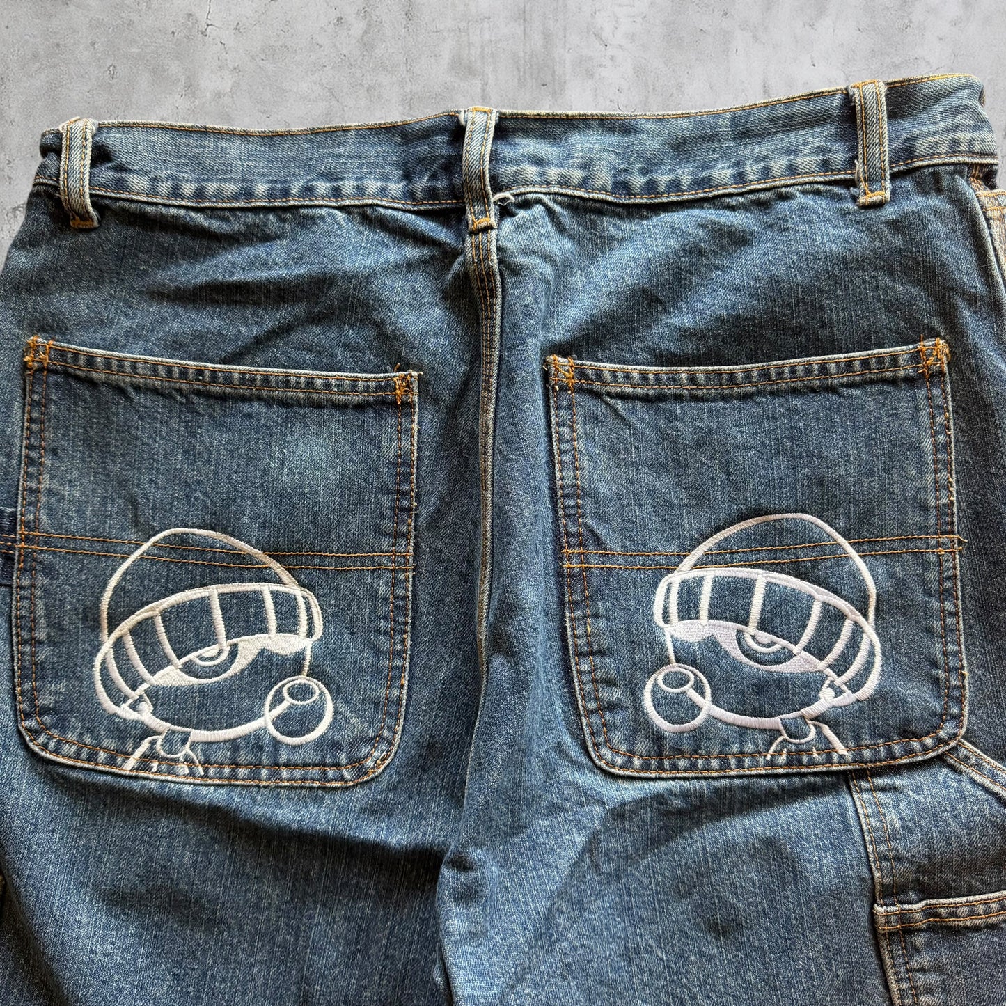 (34) Xbox kid carpenter jorts