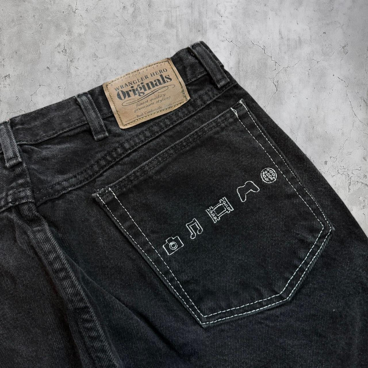 (36) PSP embroidered jorts