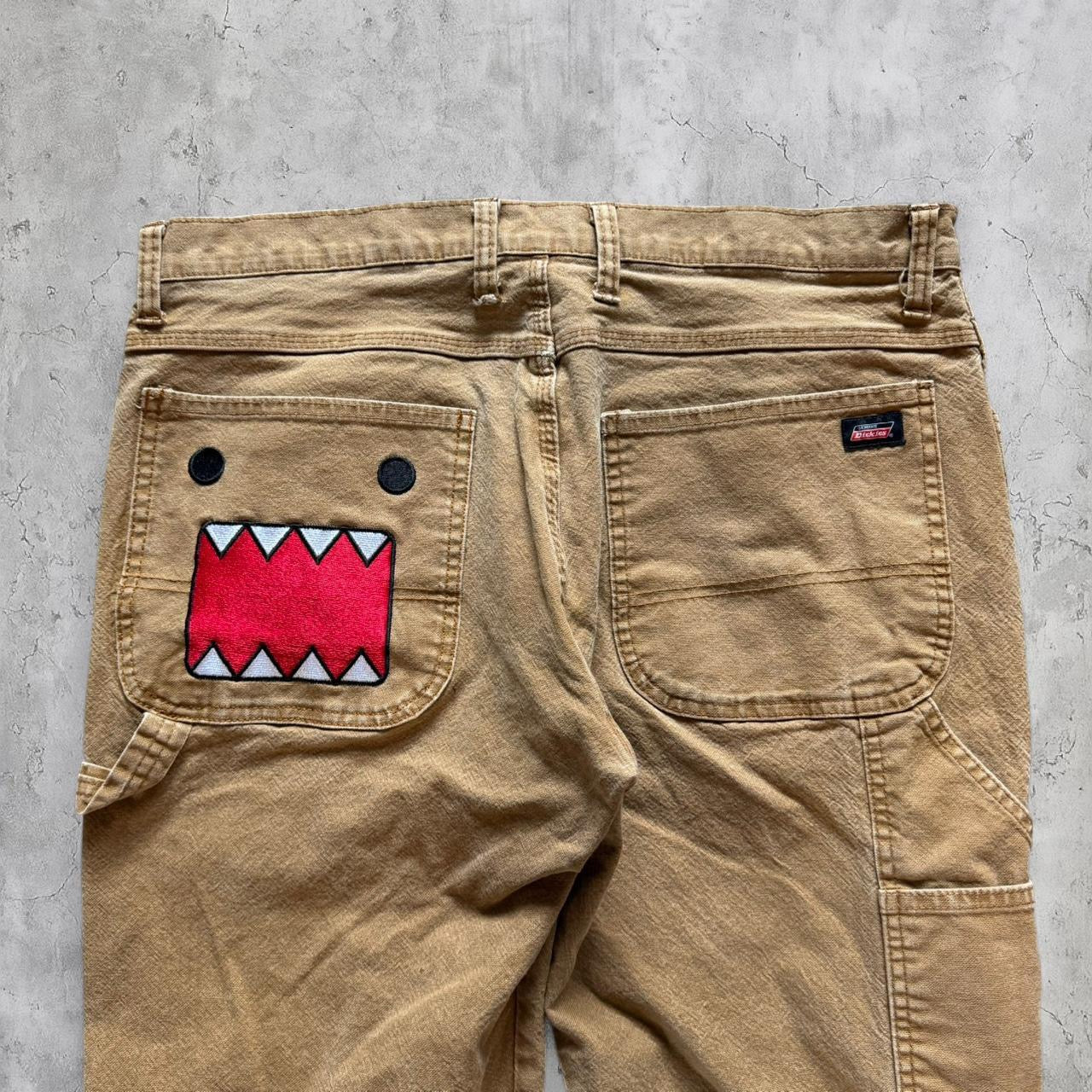 (34) Domo embroidered jeans