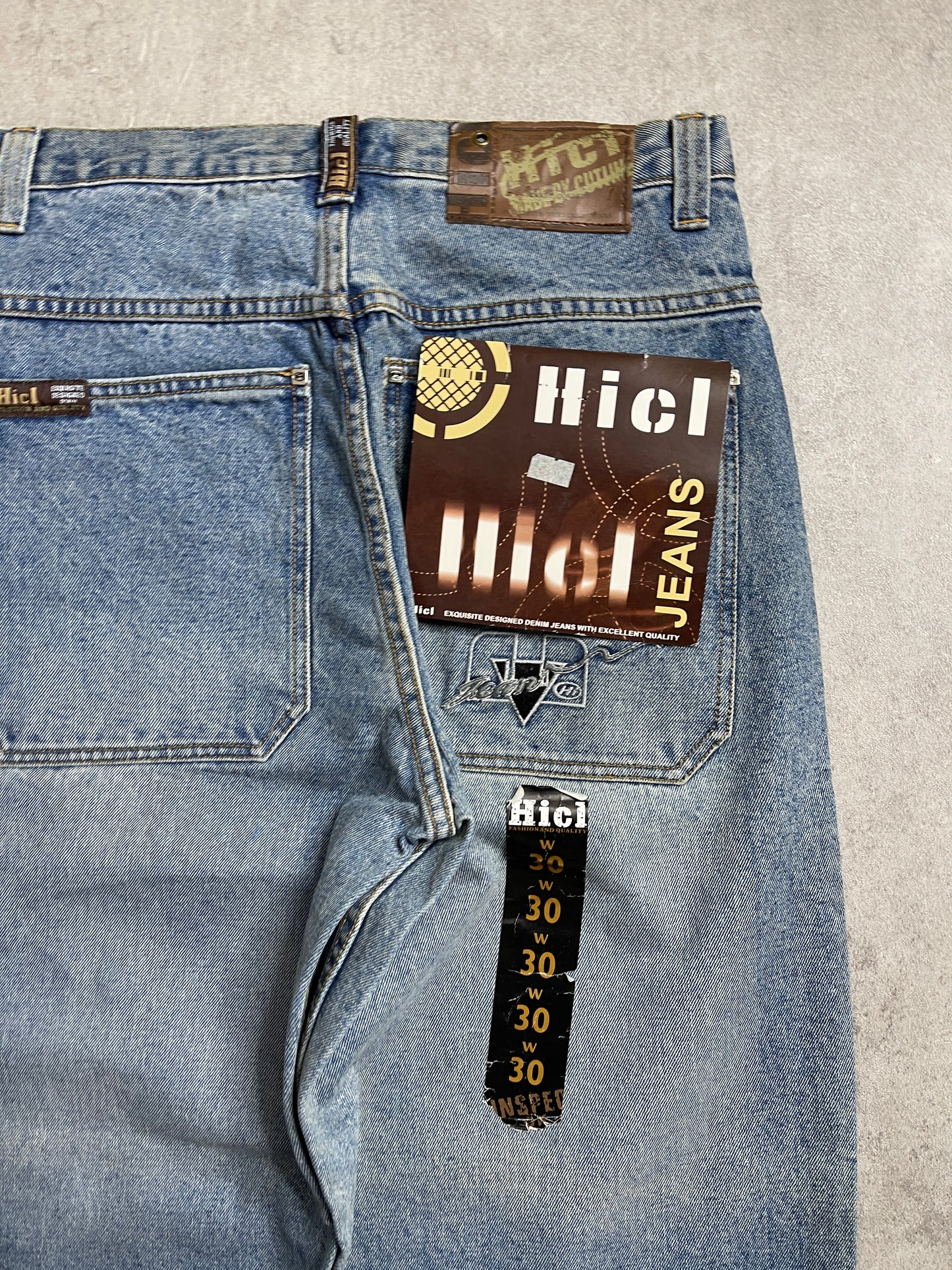 (30) Y2K HI CUTLINE JEANS