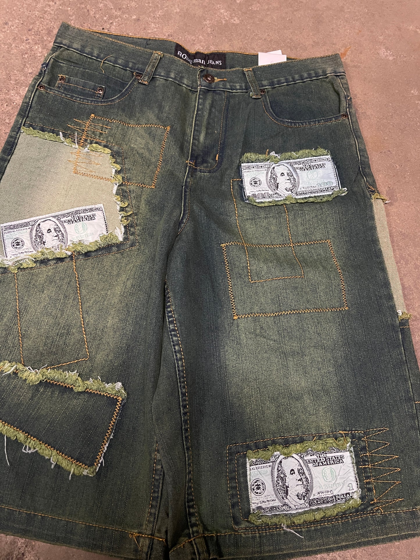 (32) Y2K money baggy jorts