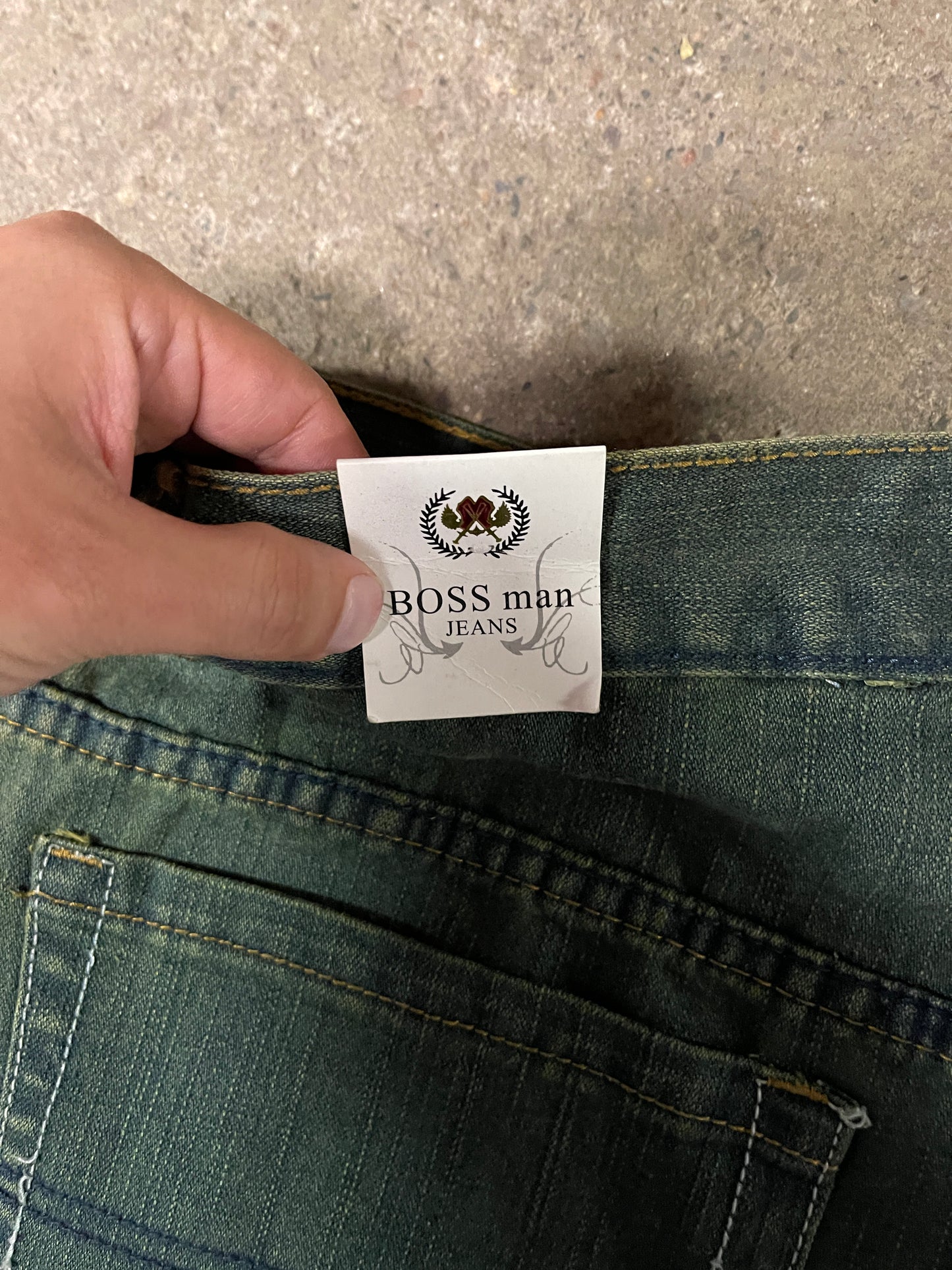 (32) Y2K money baggy jorts
