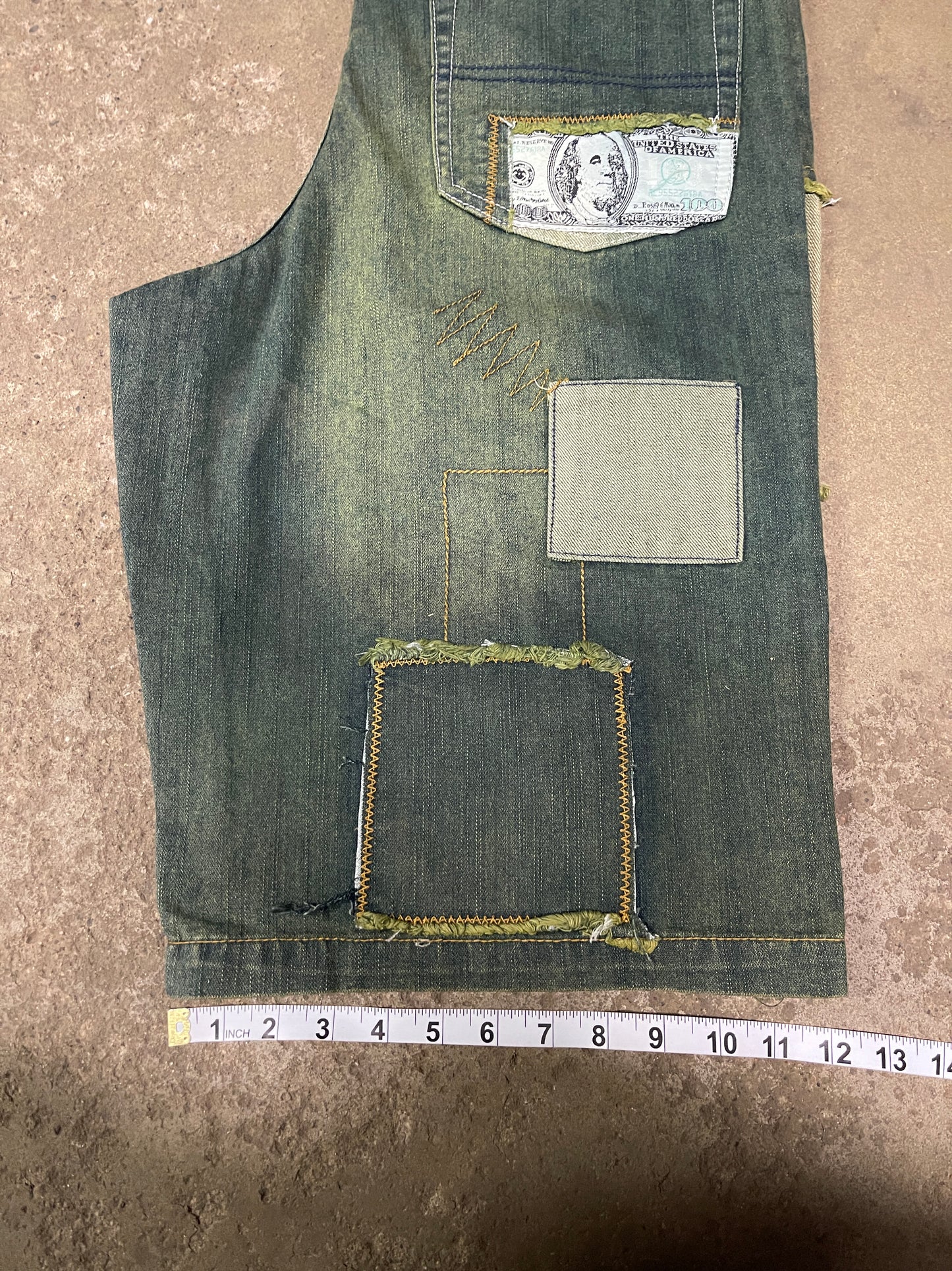(32) Y2K money baggy jorts