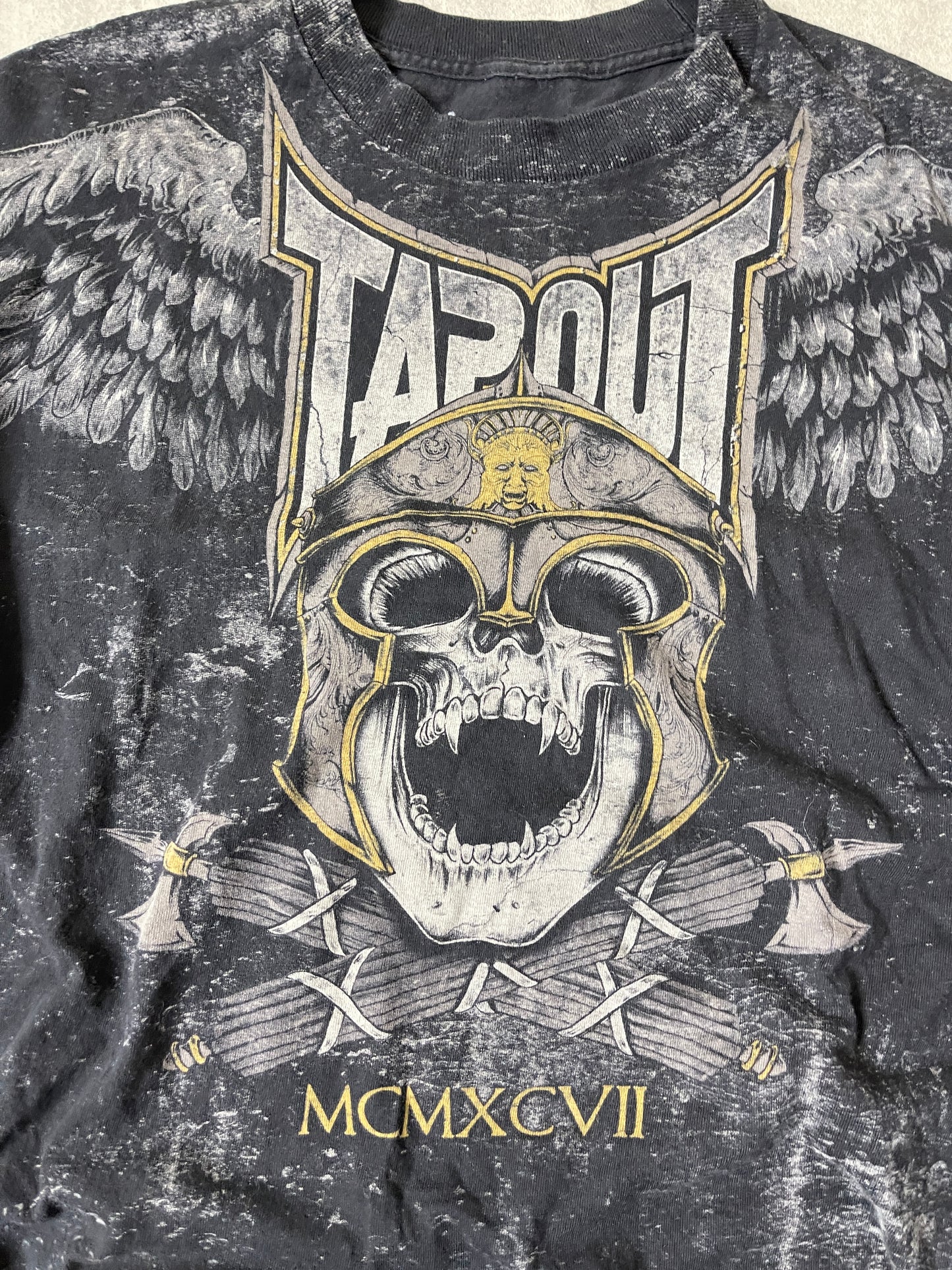 (L) Y2K TAPOUT SHIRT