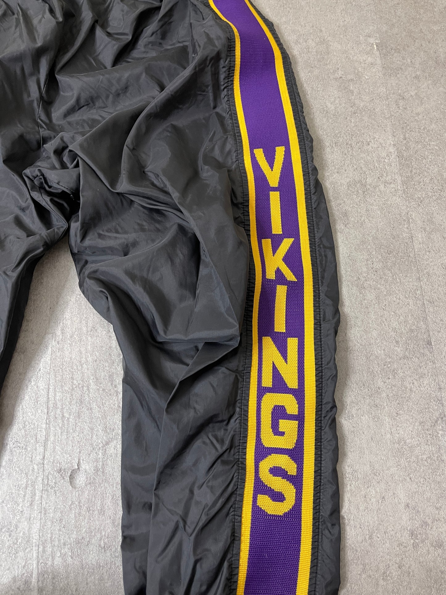 (XL) 90S VIKINGS TRACK PANTS