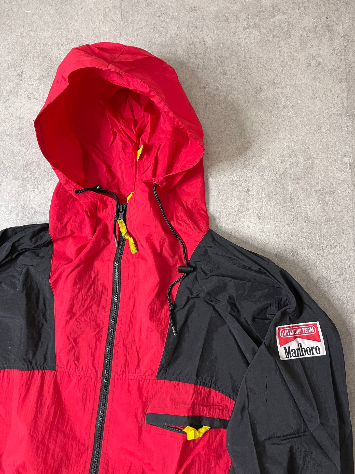 (L) 90S MARLBORO WINDBREAKER