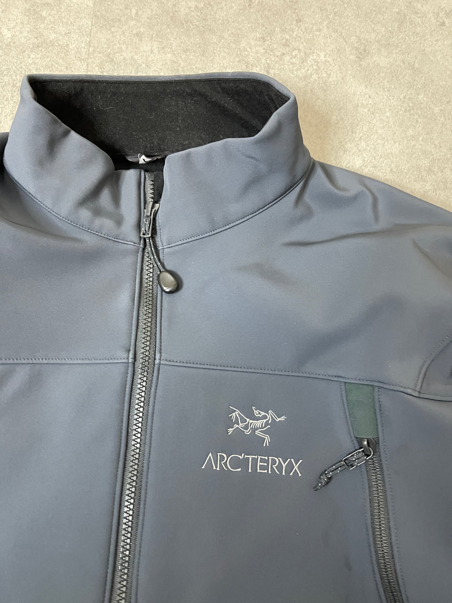 (L) ARCTERYX SHELL JACKET