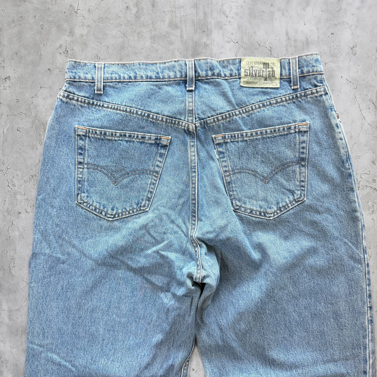 (38x32) 2000s Levis SilverTab jeans
