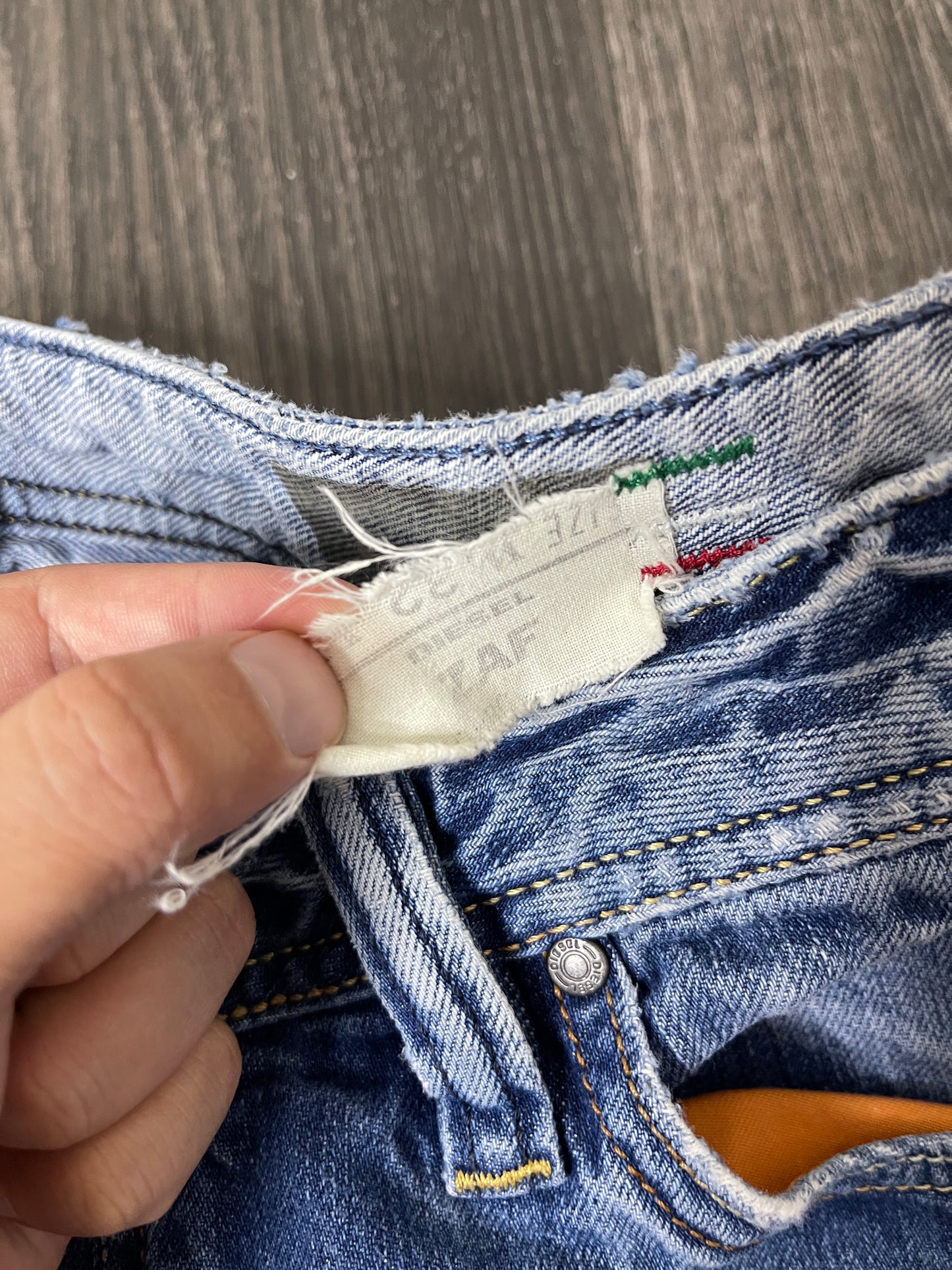 (32) DIESEL JEANS