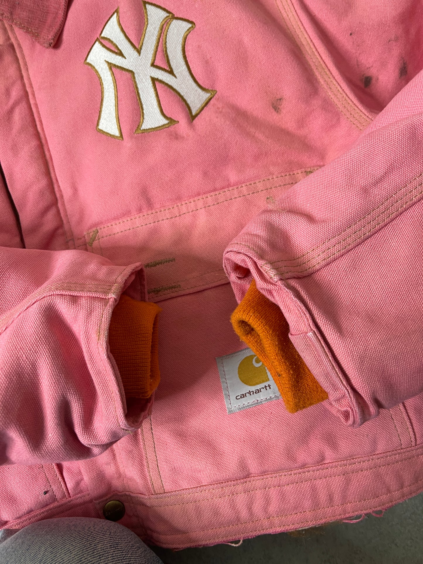 (S/M) PINK NY CARHARTT CROPPED JACKET